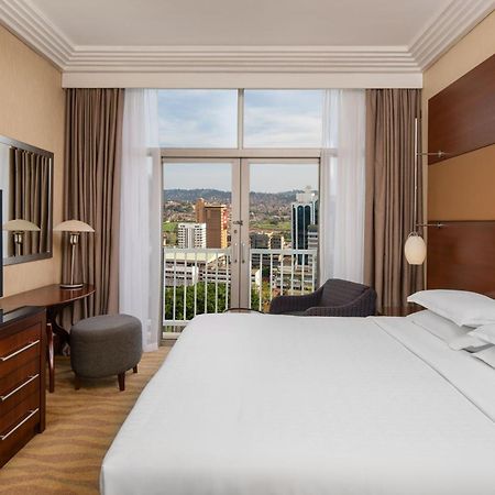 Sheraton Kampala Hotel Экстерьер фото