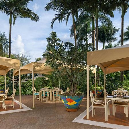 Sheraton Kampala Hotel Экстерьер фото