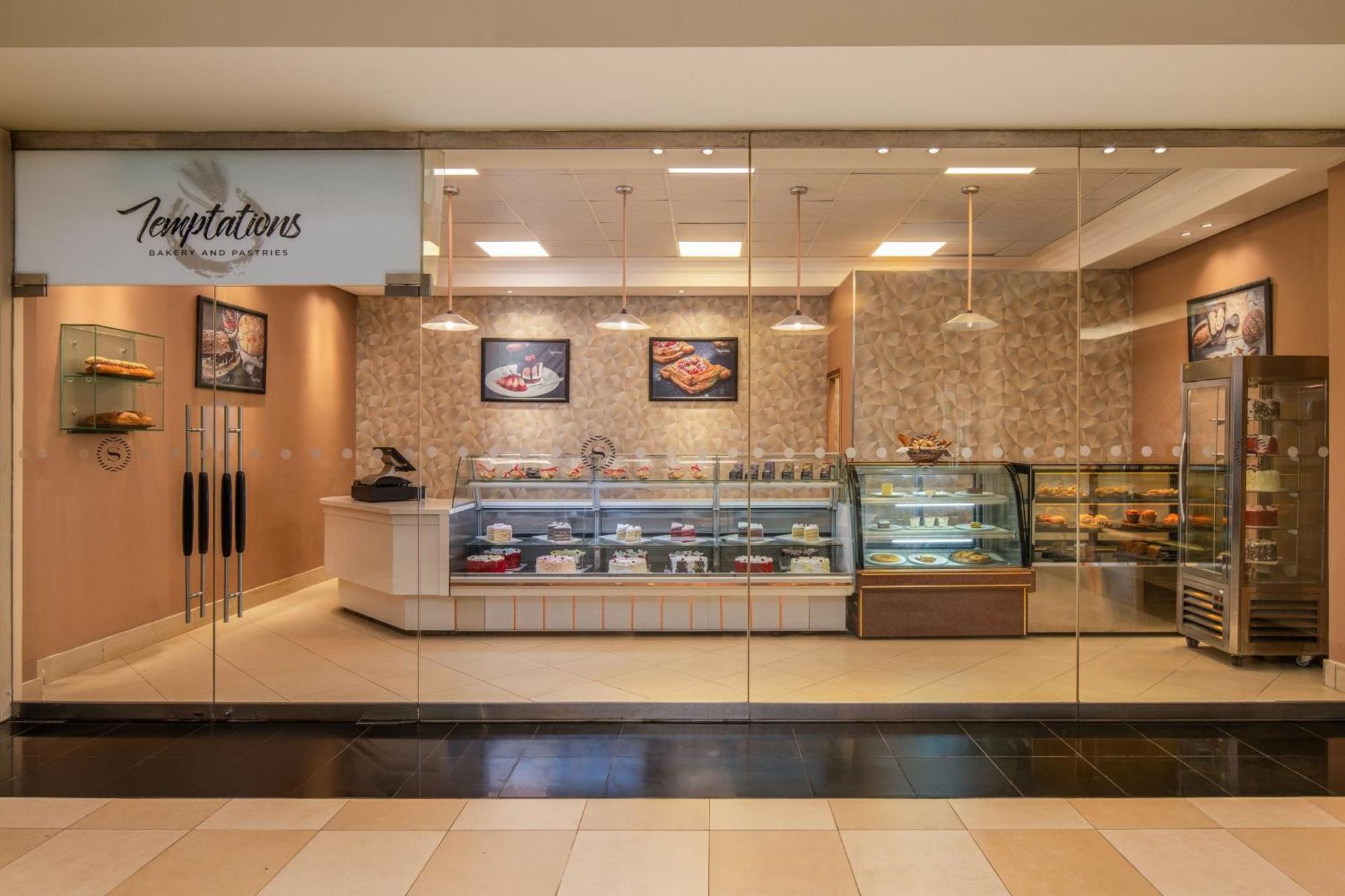 Sheraton Kampala Hotel Экстерьер фото