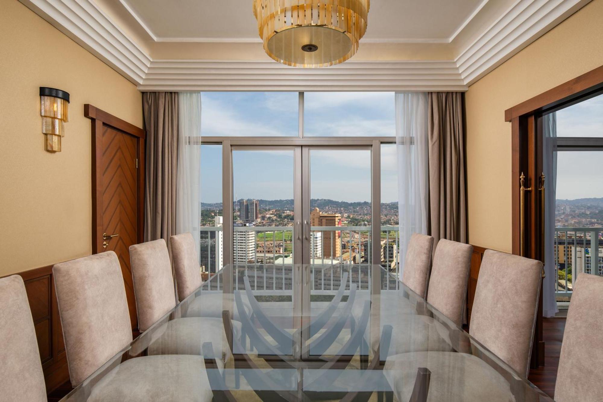 Sheraton Kampala Hotel Экстерьер фото