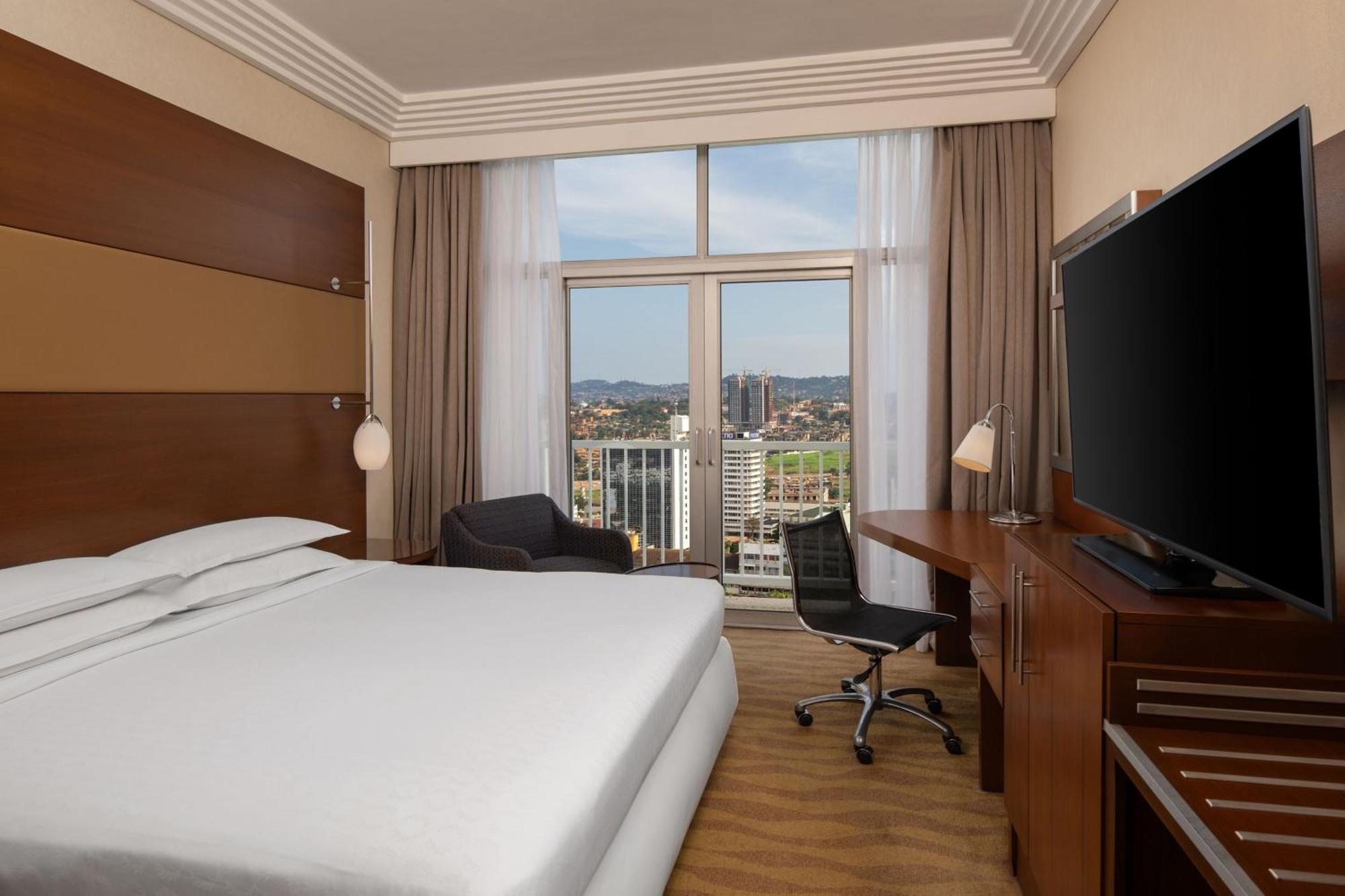 Sheraton Kampala Hotel Экстерьер фото