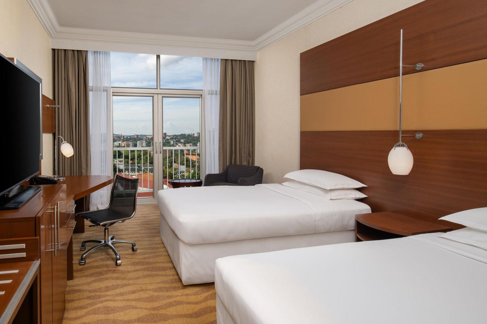 Sheraton Kampala Hotel Экстерьер фото