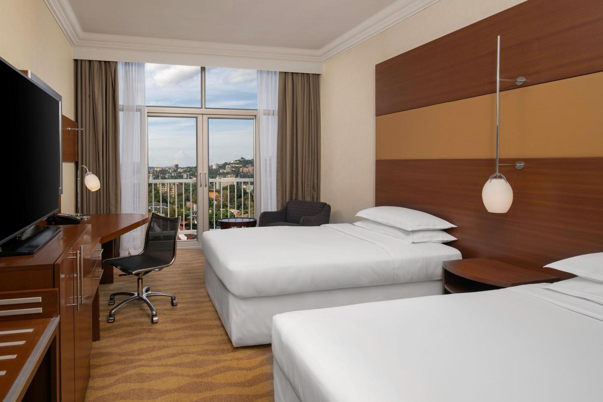 Sheraton Kampala Hotel Экстерьер фото